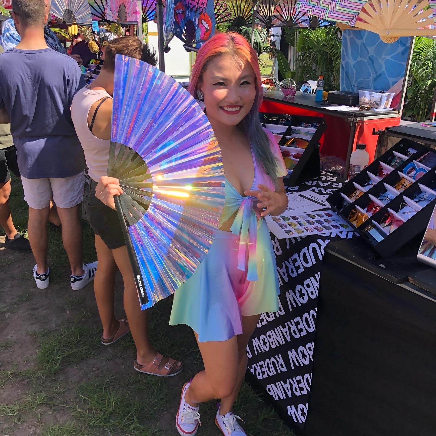 Iridescent PVC Party Fan - Blue/Pink